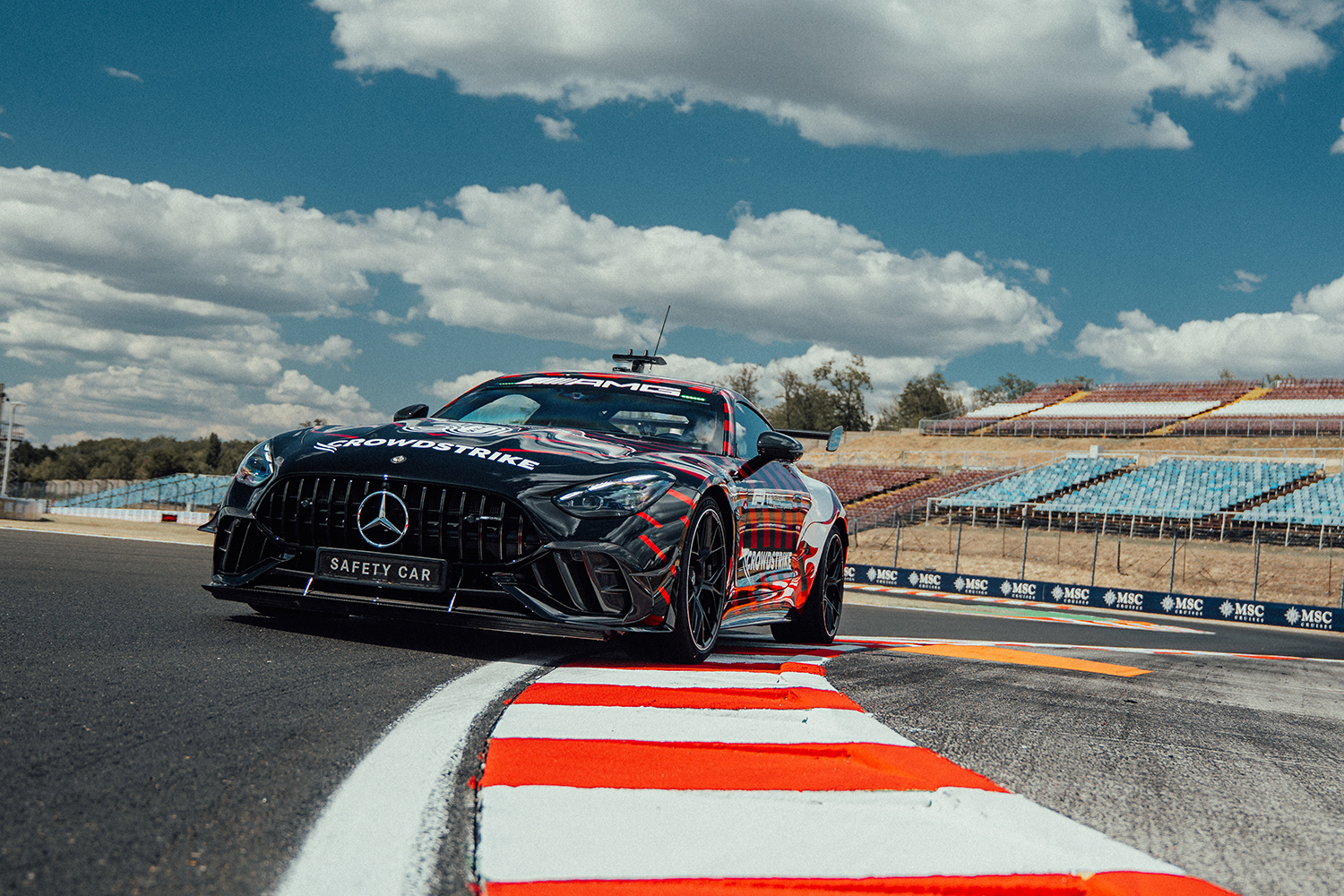 F1公式セーフティカーに初めて4WDを採用したメルセデスAMG GT 63 PRO 4MATIC+が登場 〜 画像8