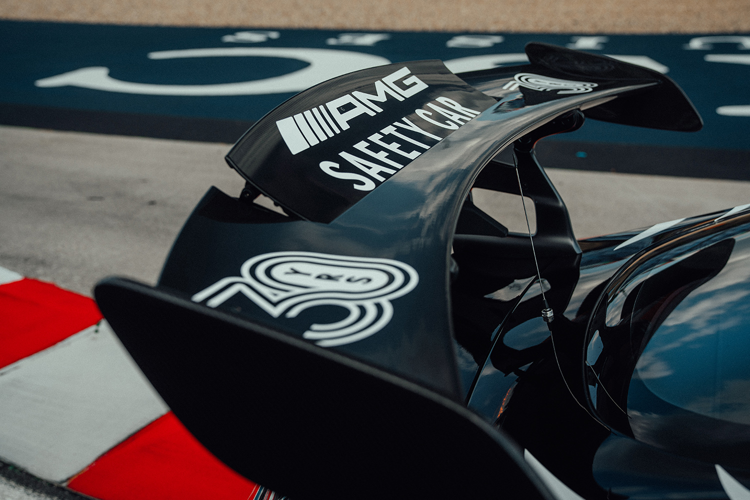 F1公式セーフティカーに初めて4WDを採用したメルセデスAMG GT 63 PRO 4MATIC+が登場 〜 画像10