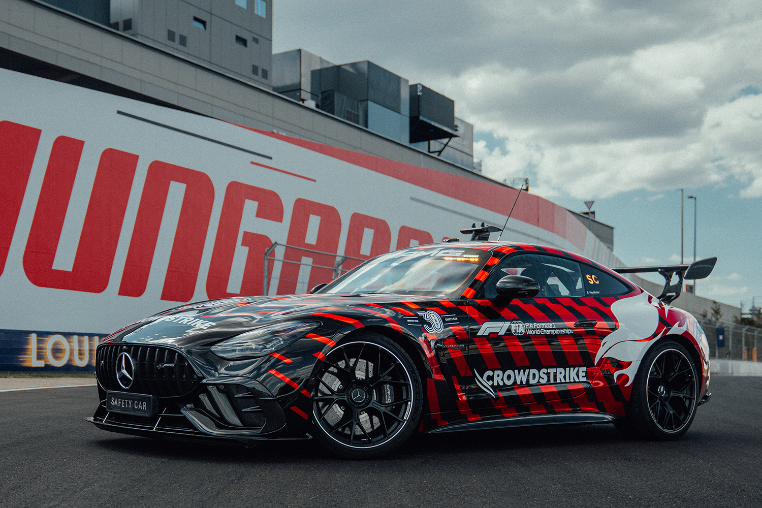 F1公式セーフティカーに初めて4WDを採用したメルセデスAMG GT 63 PRO 4MATIC+が登場 〜 画像11