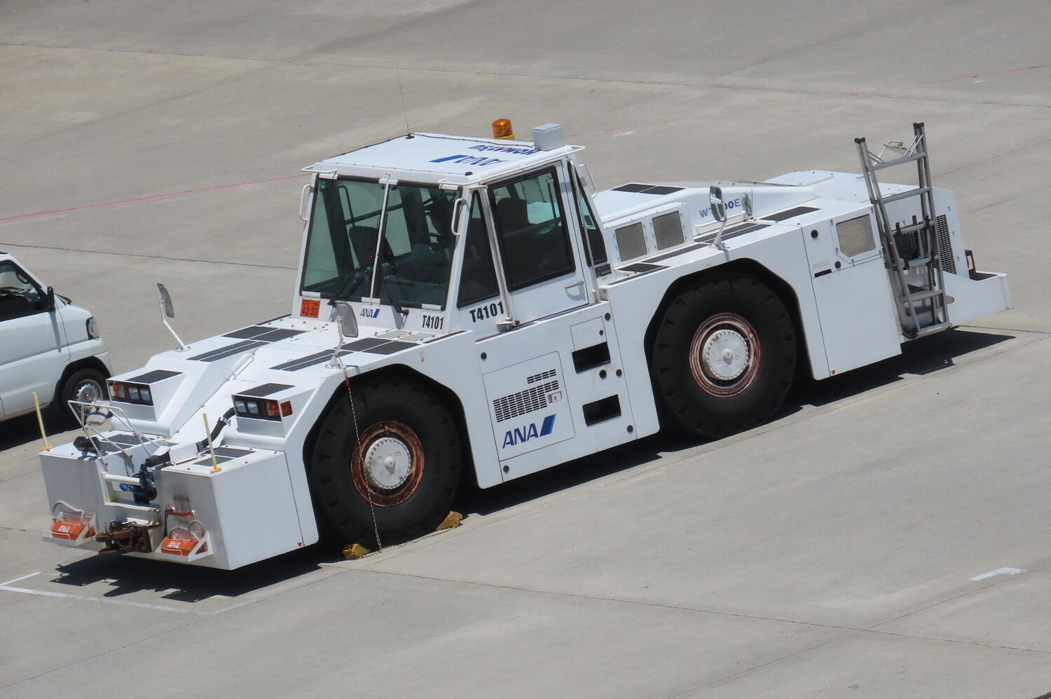 飛行機を牽引する「トーイングカー」のヒミツ 〜 画像1
