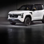 【画像】世界初公開された新型三菱パジェロは2.4Lディーゼル＋８速AT！　実車に触れて確認した詳細情報のすべて 〜 画像3