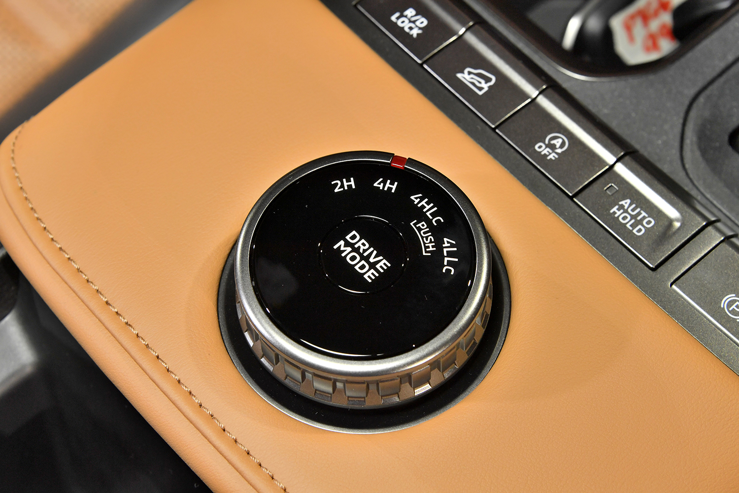 三菱 新型パジェロのモードセレクター
