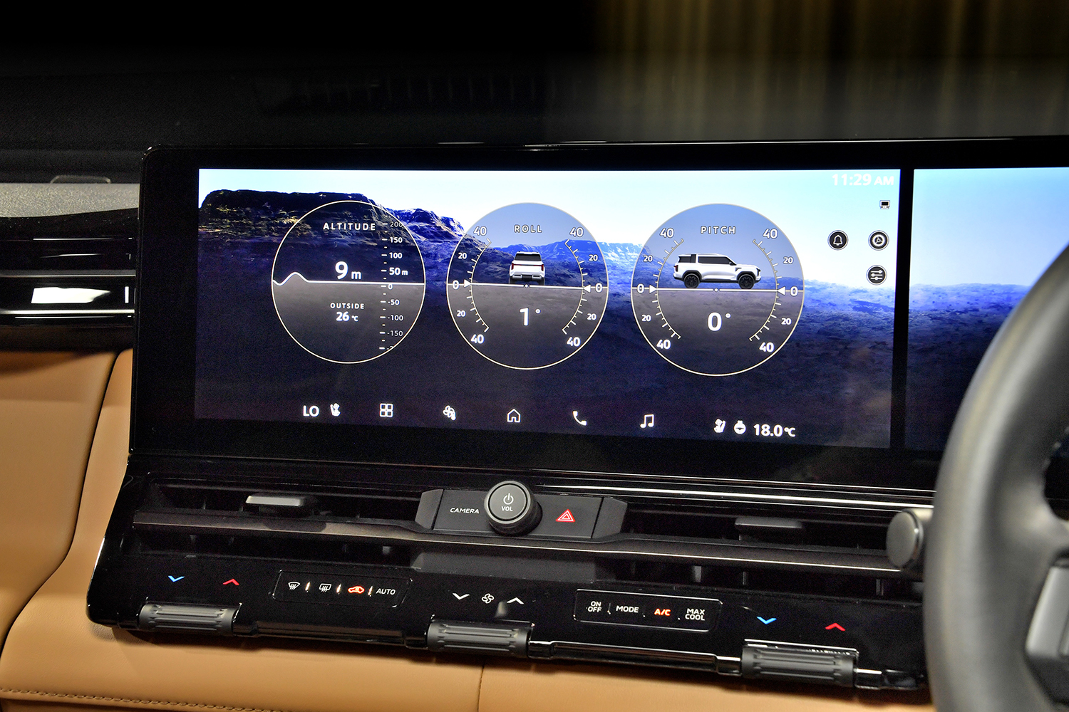 三菱 新型パジェロの3連メーター 〜 画像68