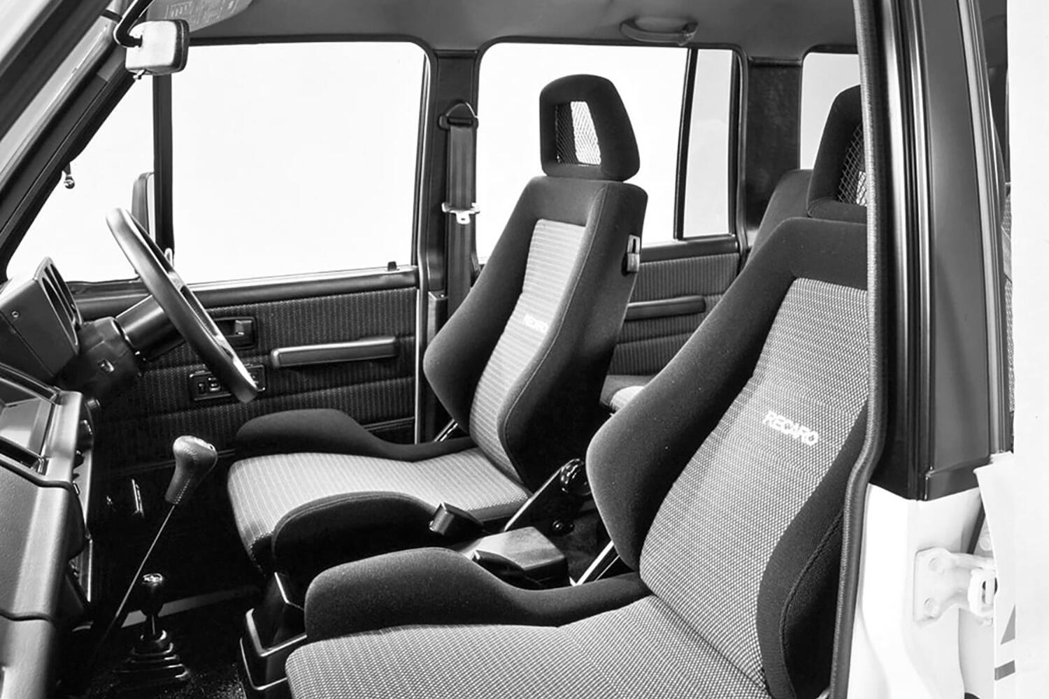 いすゞ ビッグホーン（初代）の車内