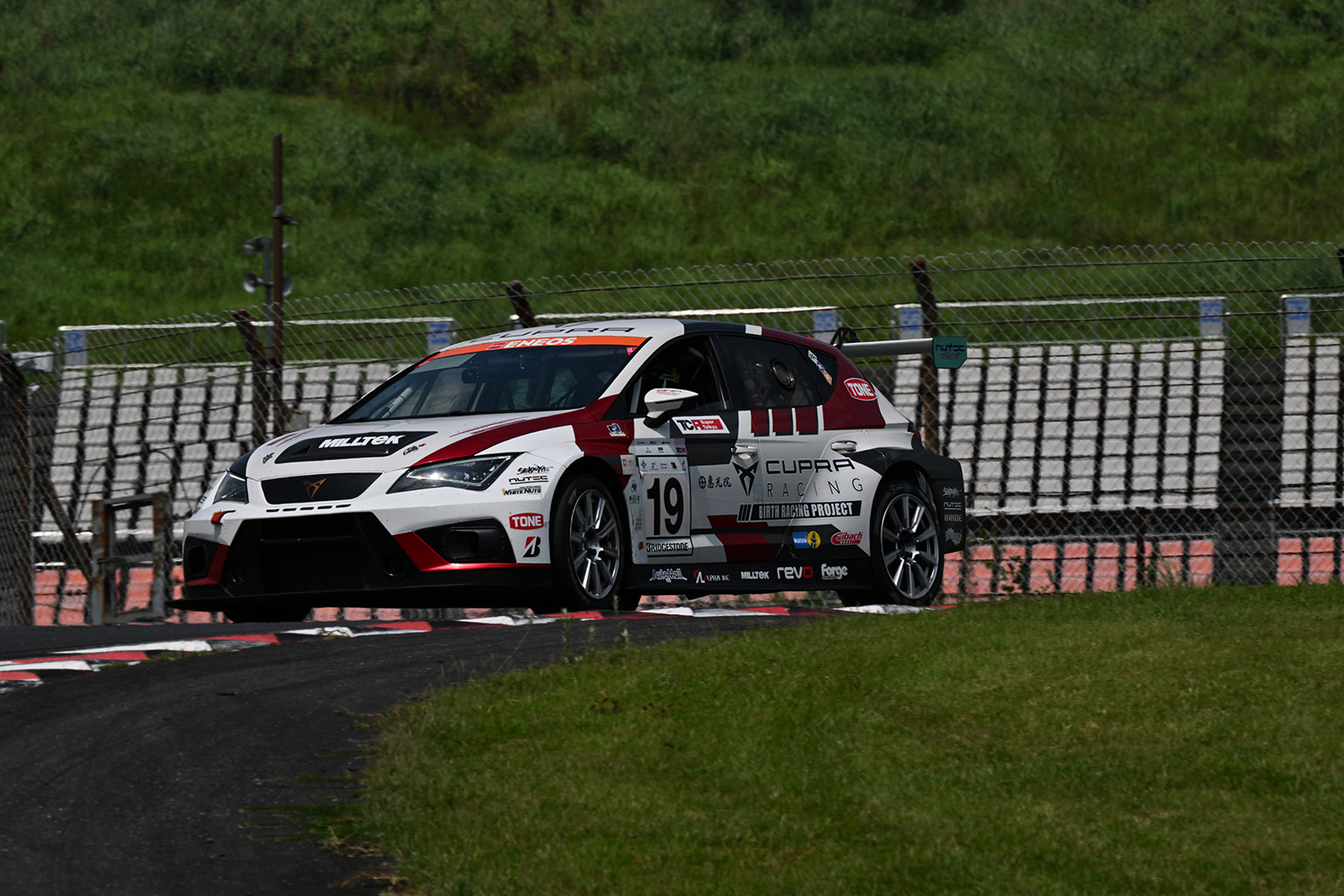 日本最大級のプライベーター「Birth Racing Project」にレースチームの資金事情を直撃した 〜 画像5