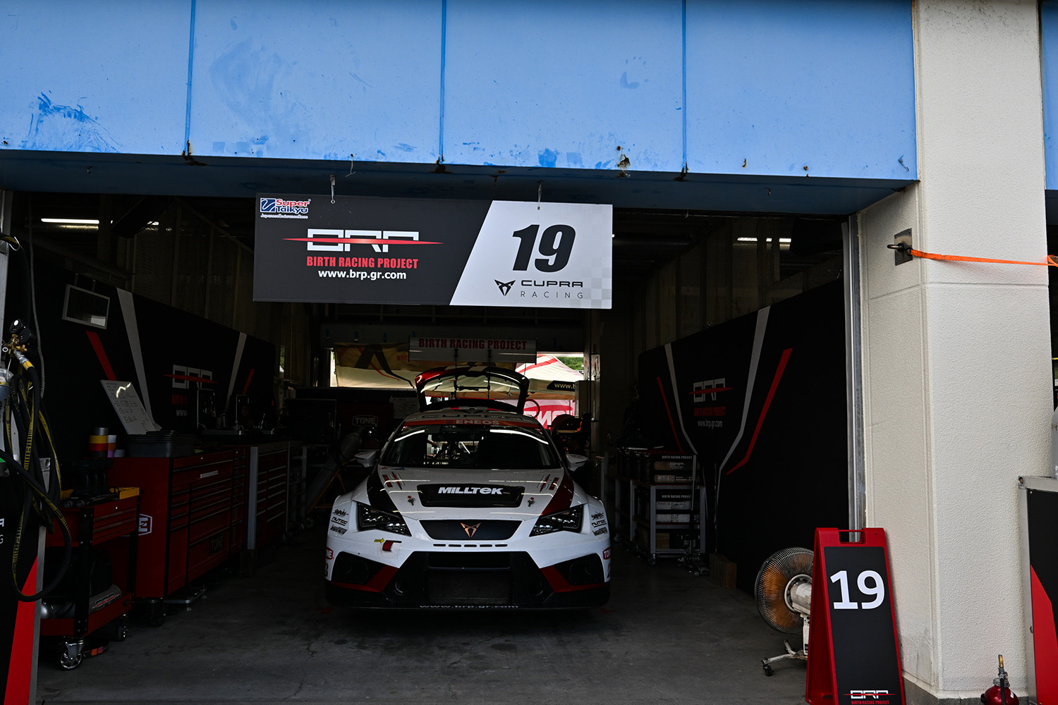 日本最大級のプライベーター「Birth Racing Project」にレースチームの資金事情を直撃した 〜 画像11