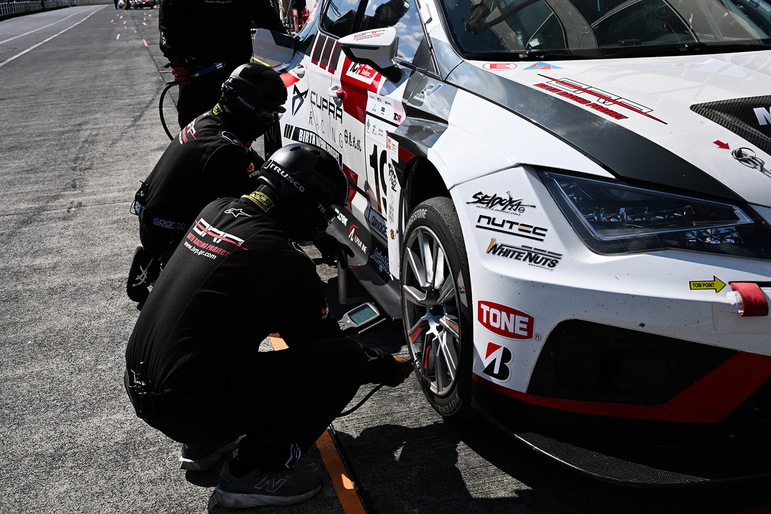 Birth Racing Projectの活動の様子