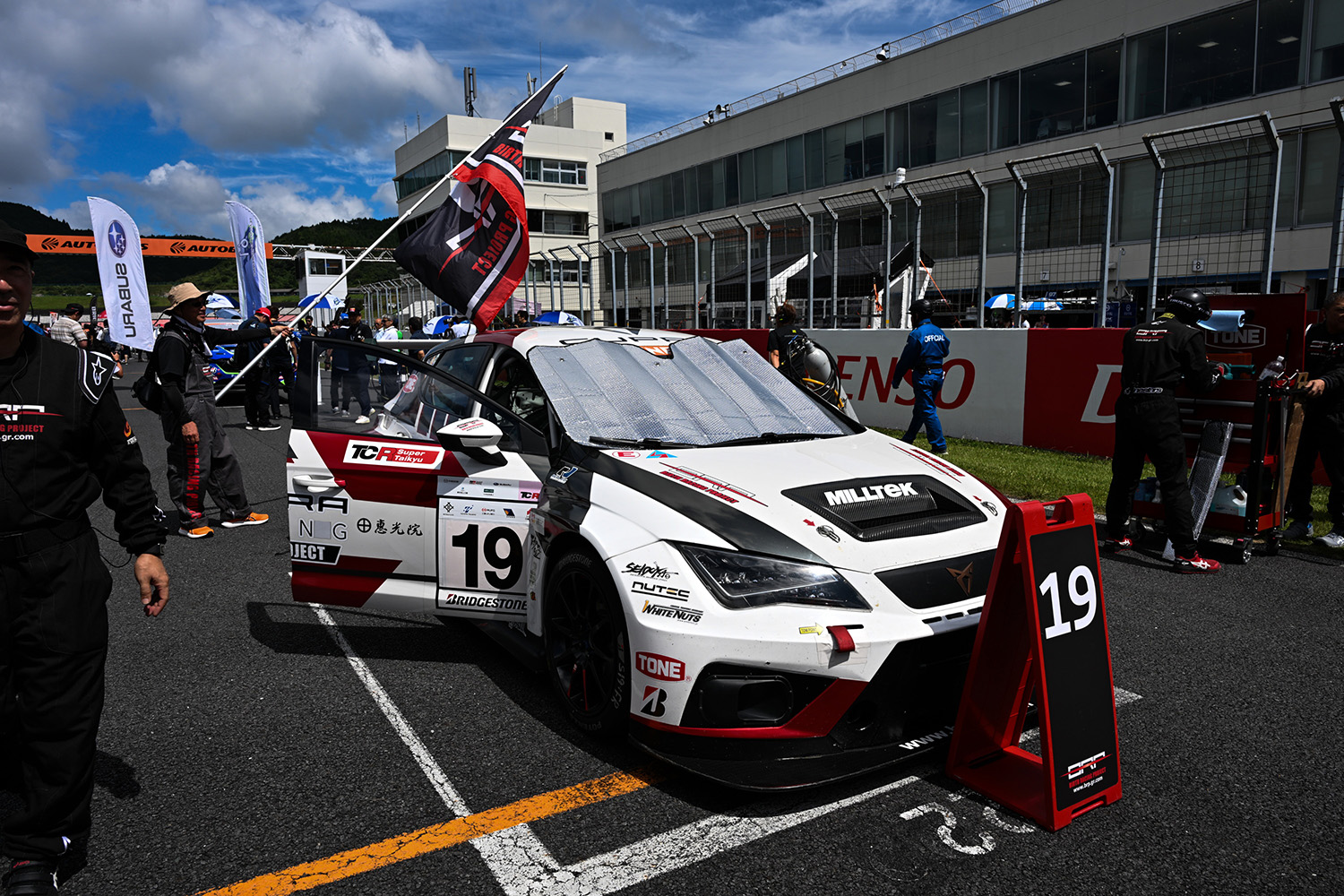 日本最大級のプライベーター「Birth Racing Project」にレースチームの資金事情を直撃した 〜 画像22