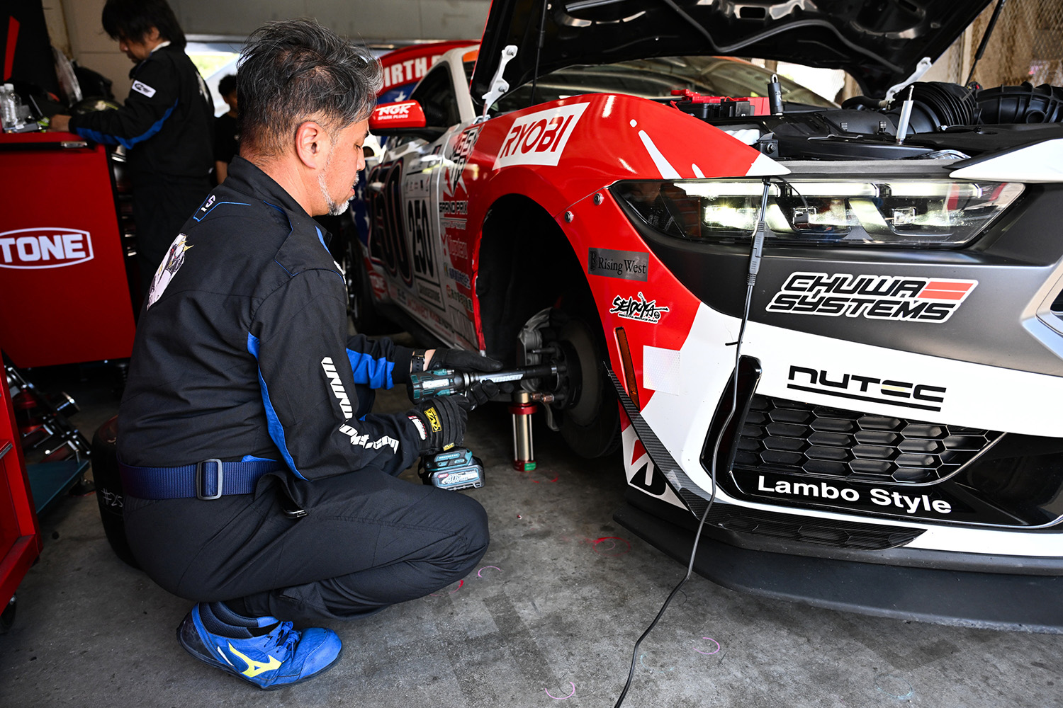 Birth Racing Projectの活動の様子