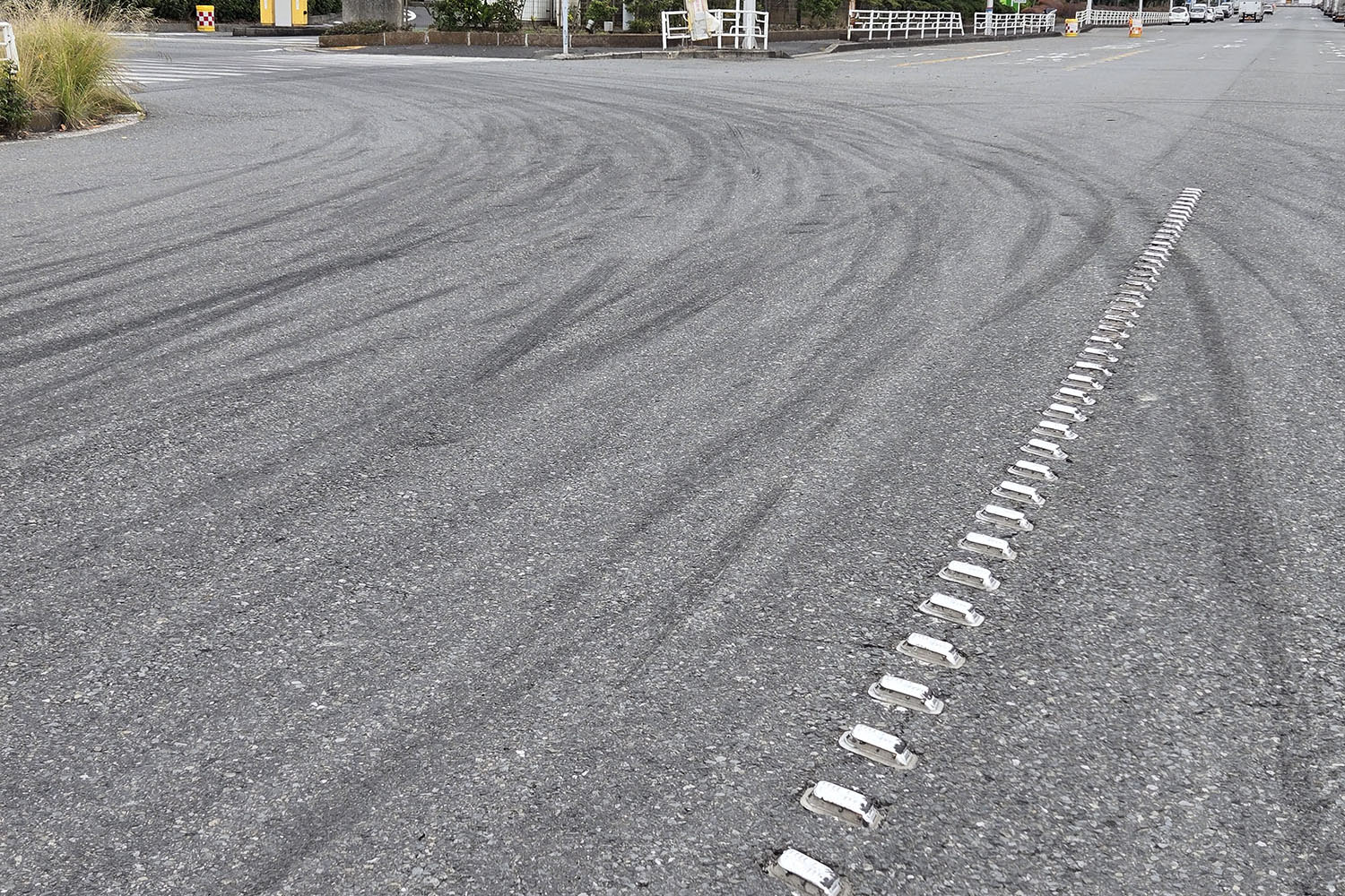 港や埠頭の道路はハイテクの塊だった 〜 画像3