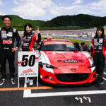 【画像】暑い車内にヘルメット＋レーシングスーツの灼熱地獄！　プロのレーシングドライバーはどうやって暑さ対策をしているのか？ 〜 画像53