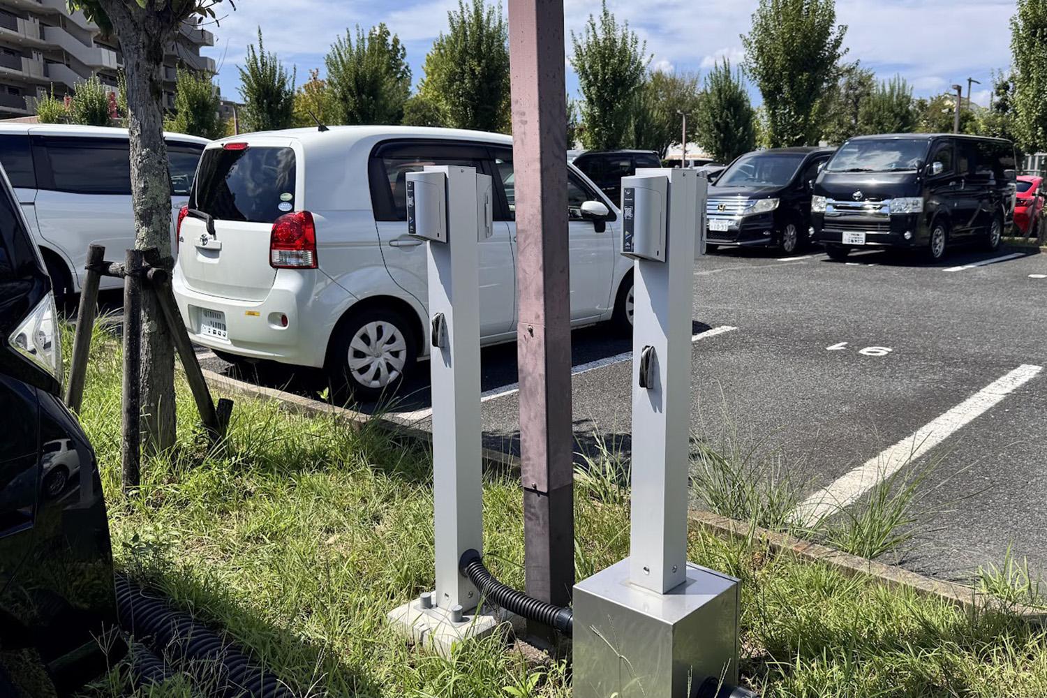 集合住宅の駐車場にある充電器 〜 画像5