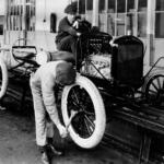 【画像】よく考えたらなんで上下一体？　自動車メカニックが当たり前のように着ている「ツナギ」の歴史 〜 画像11