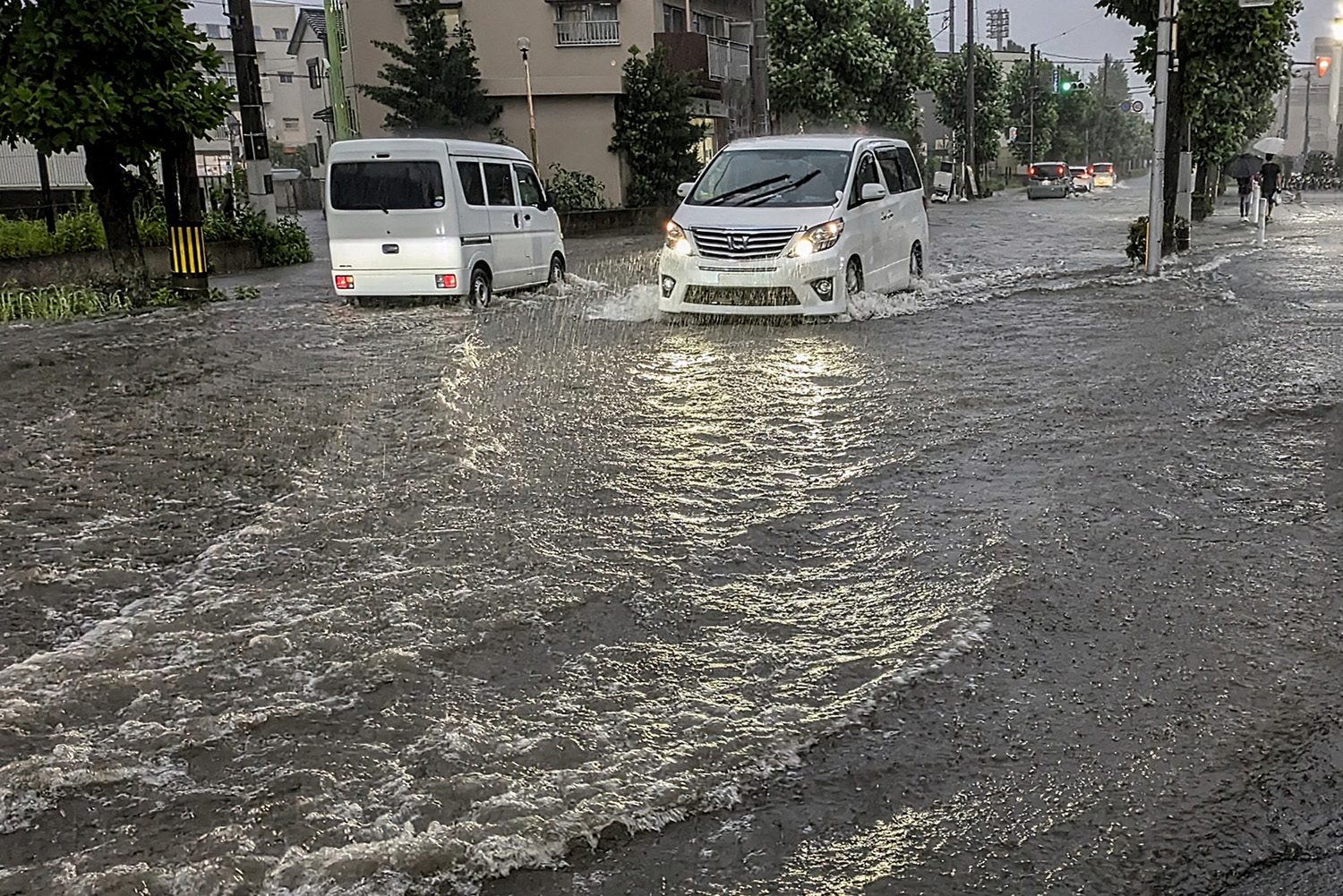 クロカンのキング「ジムニー」ですら30cm程度の水深しか走れなかった 〜 画像4