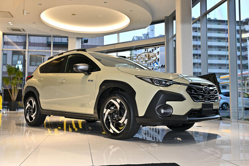 昭和はブラック職場の代名詞だが稼げる仕事だった新車セールスマン！　令和の世にはホワイト化したが稼ぎは減り……今後はAIに取って代わられる可能性大