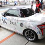 【画像】ダイハツの井上社長が参戦した軽自動車だけのレース「K4GP」！　生産終了する現行コペンのラストランの現場で「次期コペン」についても井上社長に直撃取材した 〜 画像2