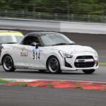 【画像】ダイハツの井上社長が参戦した軽自動車だけのレース「K4GP」！　生産終了する現行コペンのラストランの現場で「次期コペン」についても井上社長に直撃取材した 〜 画像10