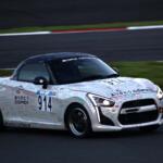 【画像】ダイハツの井上社長が参戦した軽自動車だけのレース「K4GP」！　生産終了する現行コペンのラストランの現場で「次期コペン」についても井上社長に直撃取材した 〜 画像21