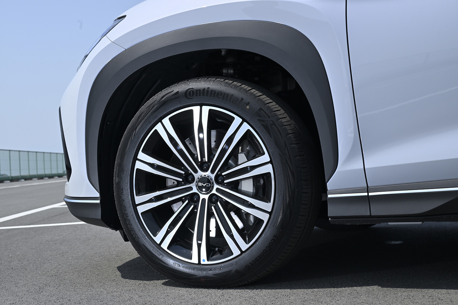BYD シーライオン7の足まわり