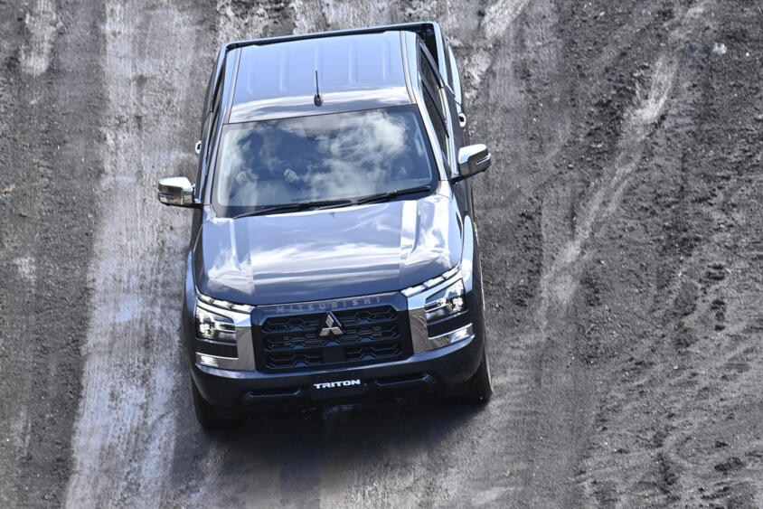 トヨタ・タンドラに日産ムラーノ。いま日本で増えている全幅２ｍ級の巨大SUVが直面する日本の駐車場と道路事情