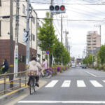 【画像】【悲鳴】「抜くに抜けない……」自転車の青切符導入で”車道ハミ出し”が急増中！　ドライバーを襲う恐怖とイライラ 〜 画像12