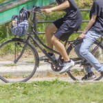 【画像】【悲鳴】「抜くに抜けない……」自転車の青切符導入で”車道ハミ出し”が急増中！　ドライバーを襲う恐怖とイライラ 〜 画像20