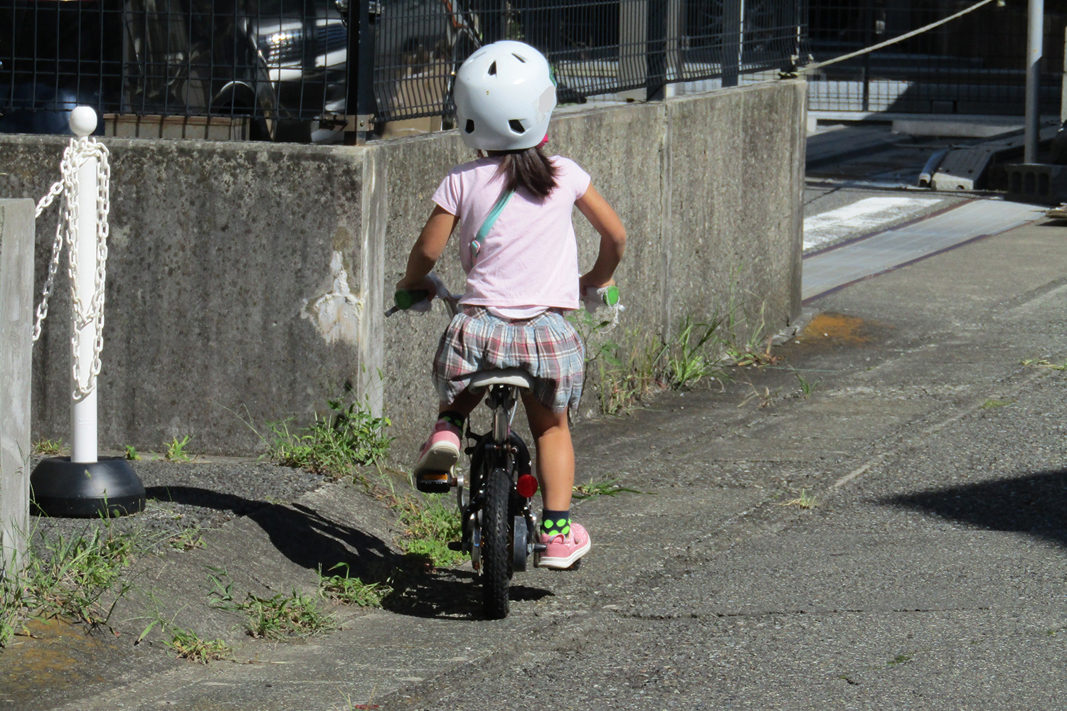 自転車に乗った子ども