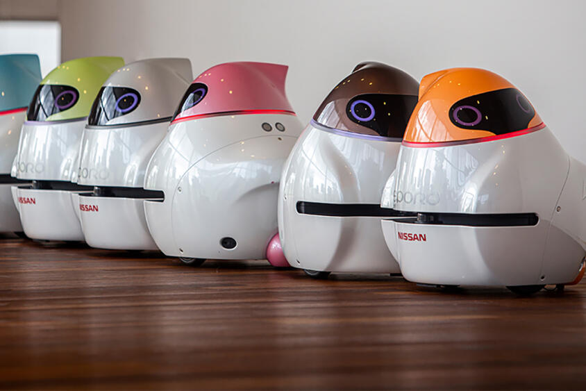 イワシが魚群のなかでぶつからないのはナゼ？　日産が群れで走行する「自立走行ロボット」を完成させたまさかのヒント