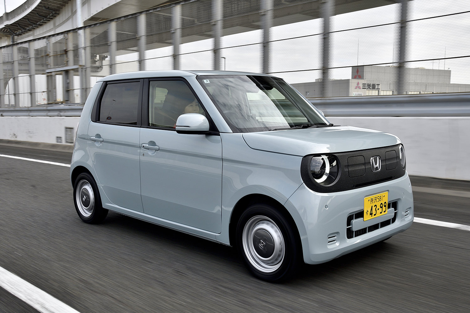 ホンダN-ONE e:の走行シーン