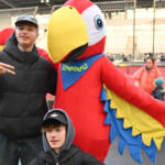 【画像】財布に鍵をかけなきゃヤバい！　クルマ好きなら破産しそうなニュル24時間レースのイベントエリアに潜入【みどり独乙通信】 〜 画像12
