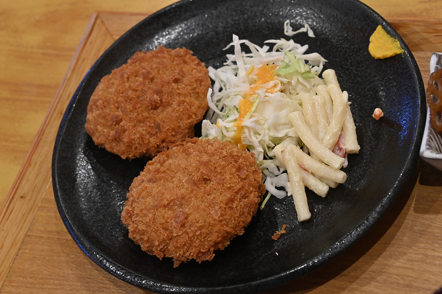 お食事処 厚澤の「メンチカツ」