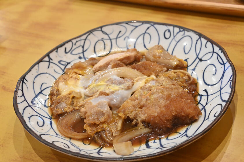思いだし涎が止まらん！　カツ煮もモツ煮も手打ちうどんも何もかもが絶品の食堂を埼玉の中心で発見!!【Ｐ専食堂】