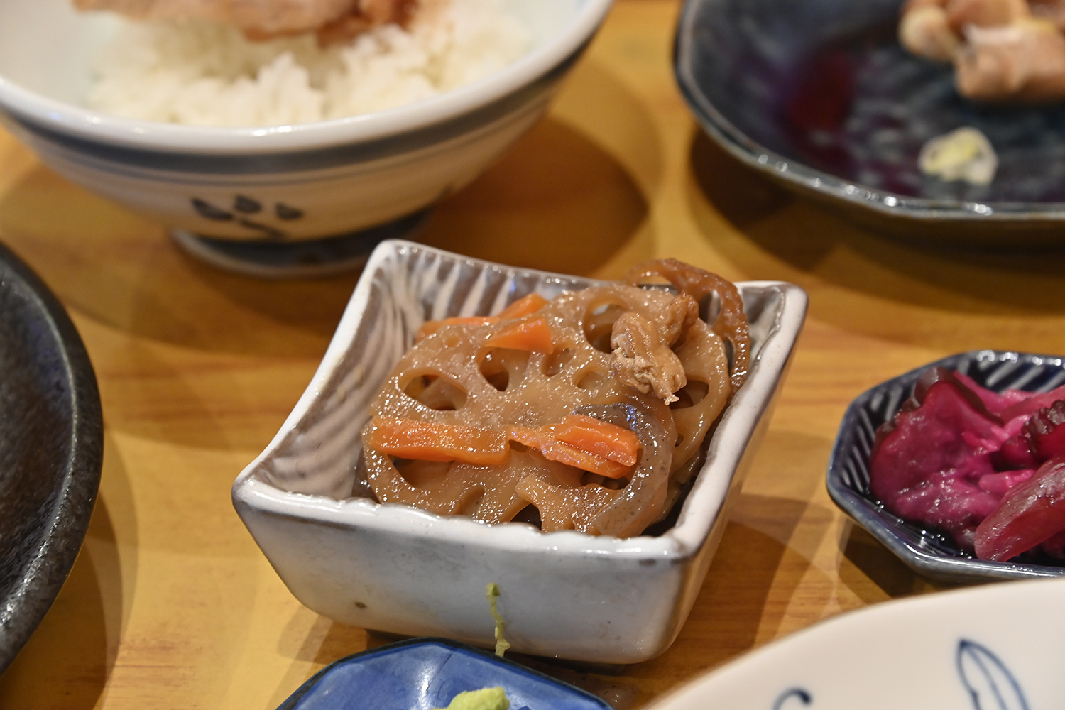 お食事処 厚澤の「レンコンのキンピラ」