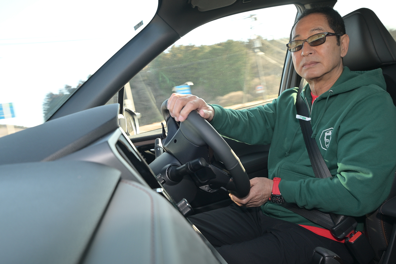 スバル・フォレスターを運転する土屋圭市さん 〜 画像14
