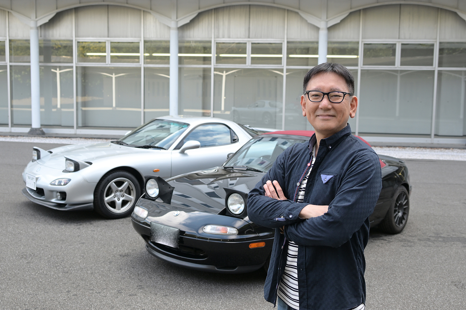 マツダRX-7と橋本洋平さんと愛車のマツダ・ロードスター