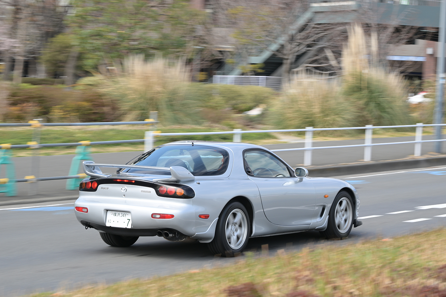 マツダRX-7の走行