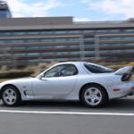 【画像】免許返納と共にマツダへと寄贈された極上の個体！　日本一有名なRX-7に乗ったら「ロータリーの灯火を消しちゃダメ」を改めて感じた 〜 画像40