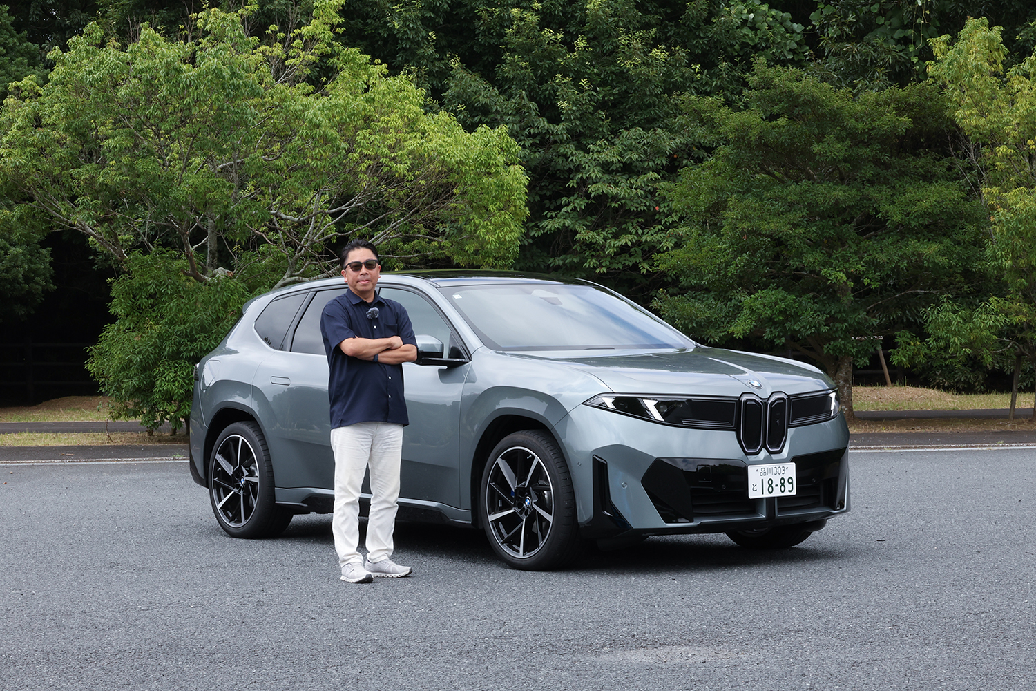 BMW iX3と石井昌道さん