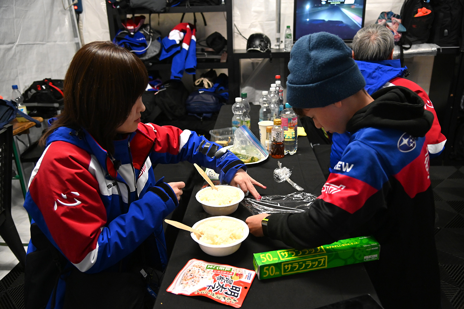 ニュル24時間レース名物STIチームの「NBRカレー」が消えた! 過酷なレースを支えた代役は「おにぎり」と「キュウリの浅漬け」だった 〜 画像22