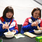 【画像】ニュル24時間レース名物STIチームの「NBRカレー」が消えた！　過酷なレースを支えた代役は「おにぎり」と「キュウリの浅漬け」だった 〜 画像30