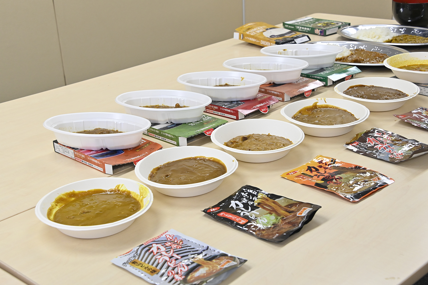自動車メーカーの社員食堂のレトルトカレー16種類を食べ比べ【Ｐ専食堂】 〜 画像57