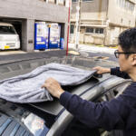 【画像】真夏の洗車はスピード勝負が鉄則！　ボディを傷めるNGな洗い方と使える時短アイテムとは 〜 画像12