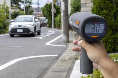 住宅街に移動式オービスを大挙投入の可能性。9月1日から変わる生活道路の30キロ制限と警察の本気度