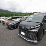 【画像】富士スピードウェイに700台超のカスタムカーが集結。熱狂のKUHL大感謝オフ会と突如発表された「KUHL×日産×映画」コラボ企画 〜 画像17
