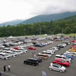 【画像】富士スピードウェイに700台超のカスタムカーが集結。熱狂のKUHL大感謝オフ会と突如発表された「KUHL×日産×映画」コラボ企画 〜 画像24