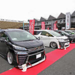 【画像】富士スピードウェイに700台超のカスタムカーが集結。熱狂のKUHL大感謝オフ会と突如発表された「KUHL×日産×映画」コラボ企画 〜 画像41