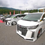 【画像】富士スピードウェイに700台超のカスタムカーが集結。熱狂のKUHL大感謝オフ会と突如発表された「KUHL×日産×映画」コラボ企画 〜 画像52