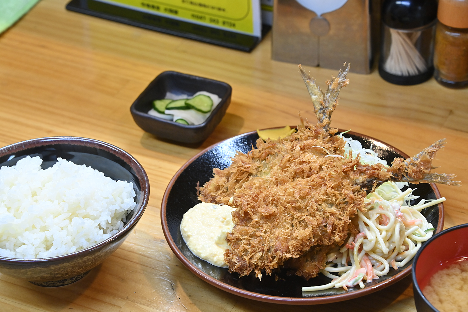 「市場食堂 大阪屋」はわざわざ喰いに行かなきゃダメな定食屋だった【Ｐ専食堂】