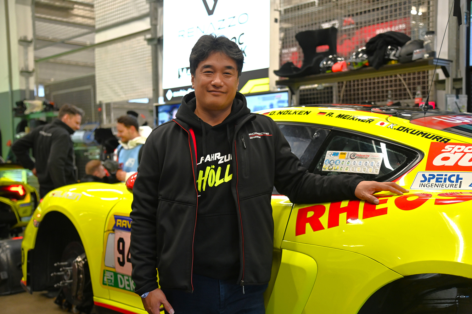 945号車ポルシェ718ケイマンGT4でニュル24時間レースに参戦する奥村選手