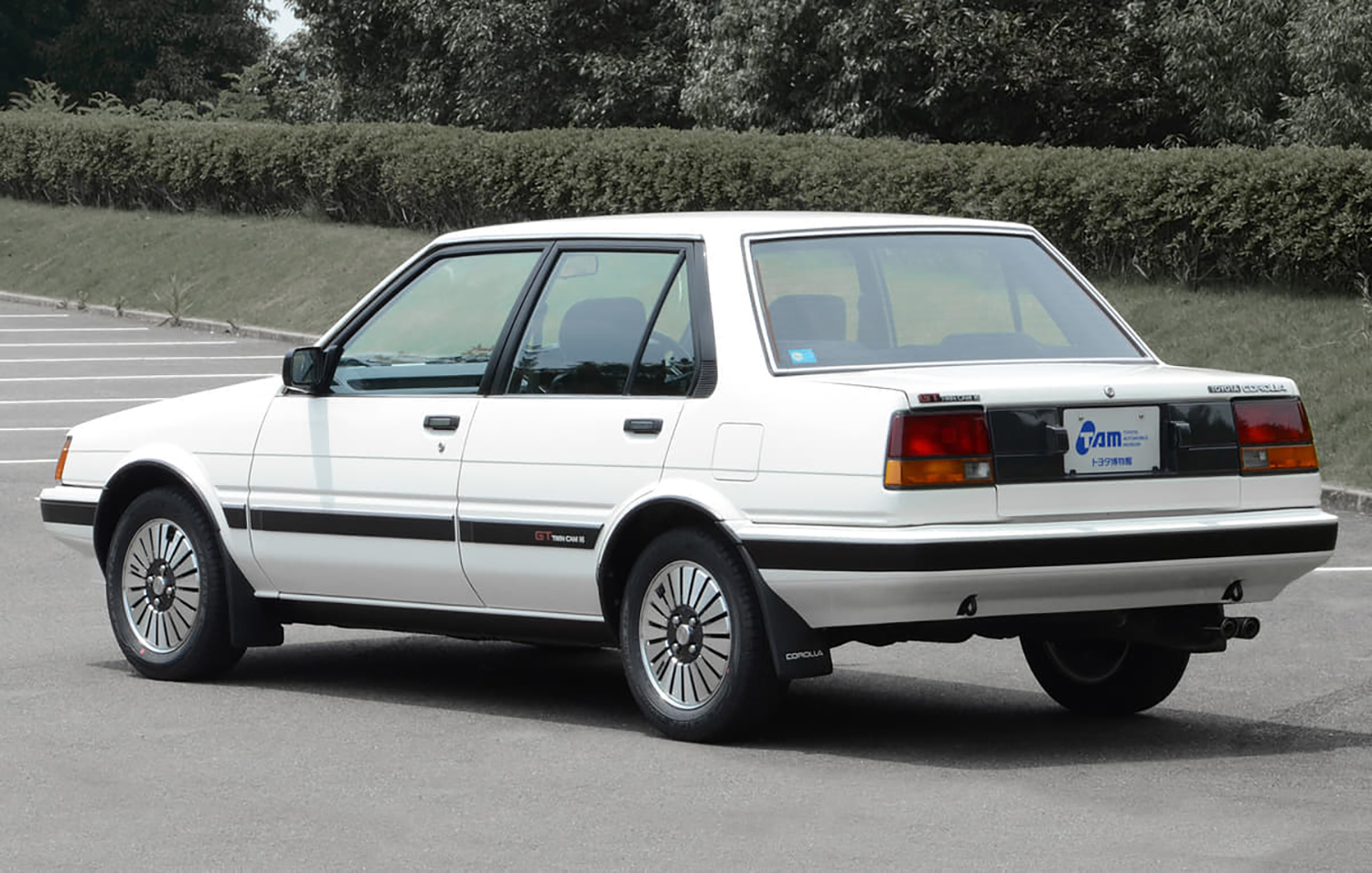 5代目トヨタ・カローラ 4dr